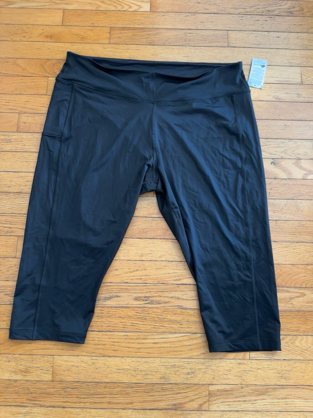 NWT Lands’ End Women’s Plus 3X Black Active Capri Leggings Pockets 24W 26W